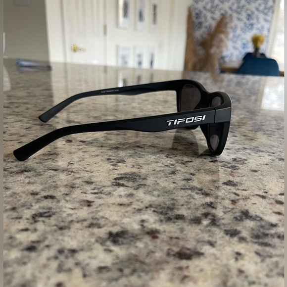 TIFOSI optics  swank worn 2 times - Picture 2 of 7